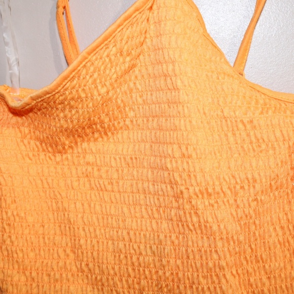 NWT Tangerine Crave Fame Juniors Smocked Halter Top Size XS - Picture 4 of 9